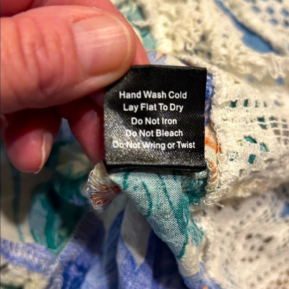 POL Boho Floral Patchwork Blouse Blue Chambray Crochet Lace 1/4 Button L
V - Picture 7 of 14